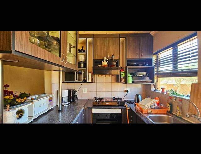 3 BEDROOM TOWNHOUSE FOR SALE IN SOUTH CREST